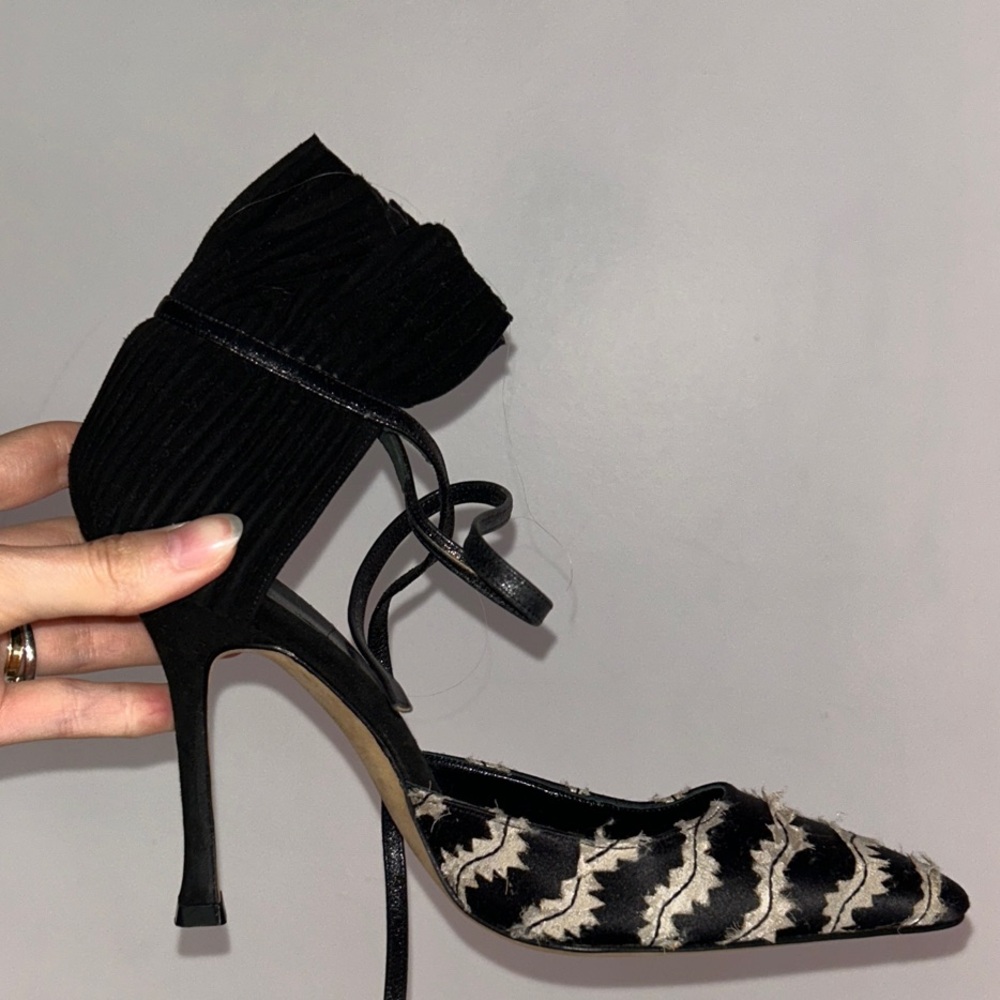 Manolo Black and white Women's Heels scarpin